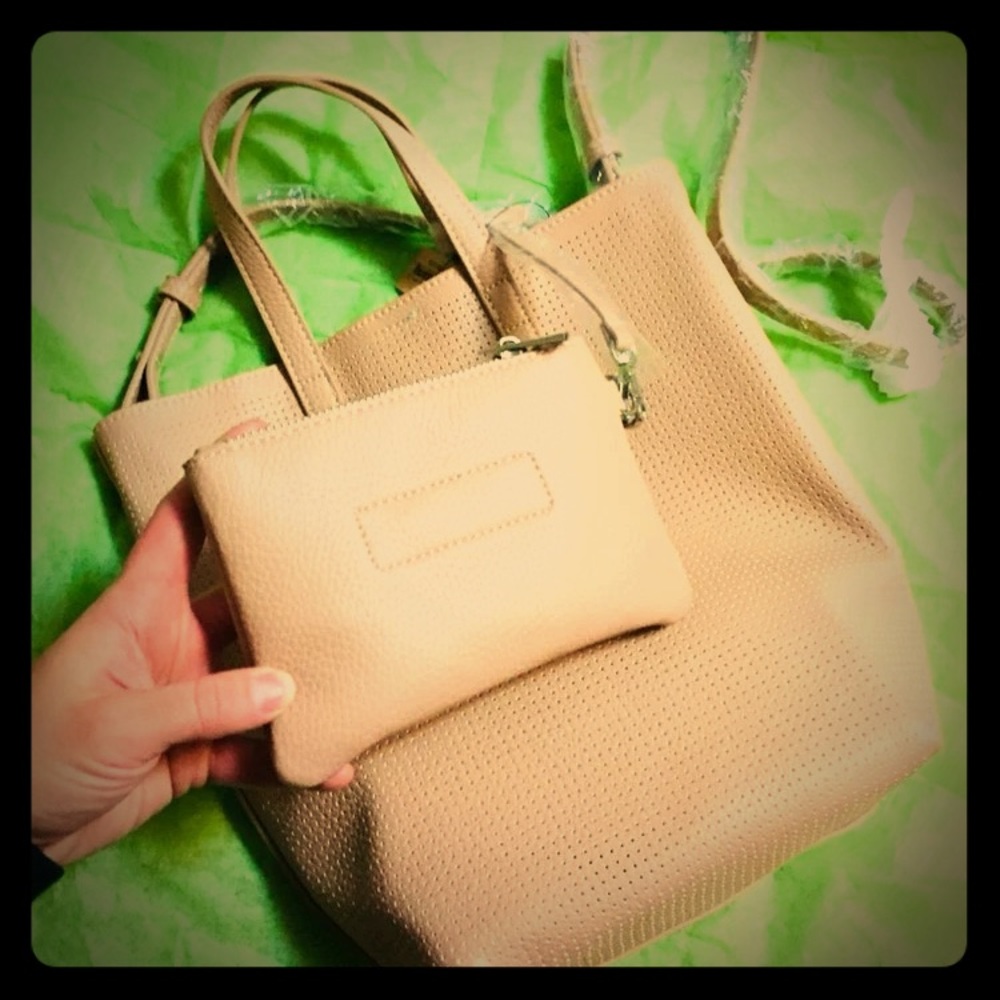American Eagle NWT Purse With matching wristlet